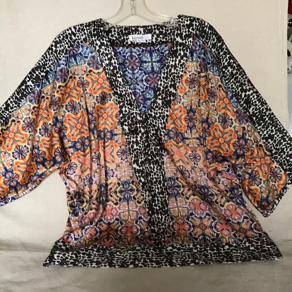 NWOT Kensie Pretty multicolore blouse